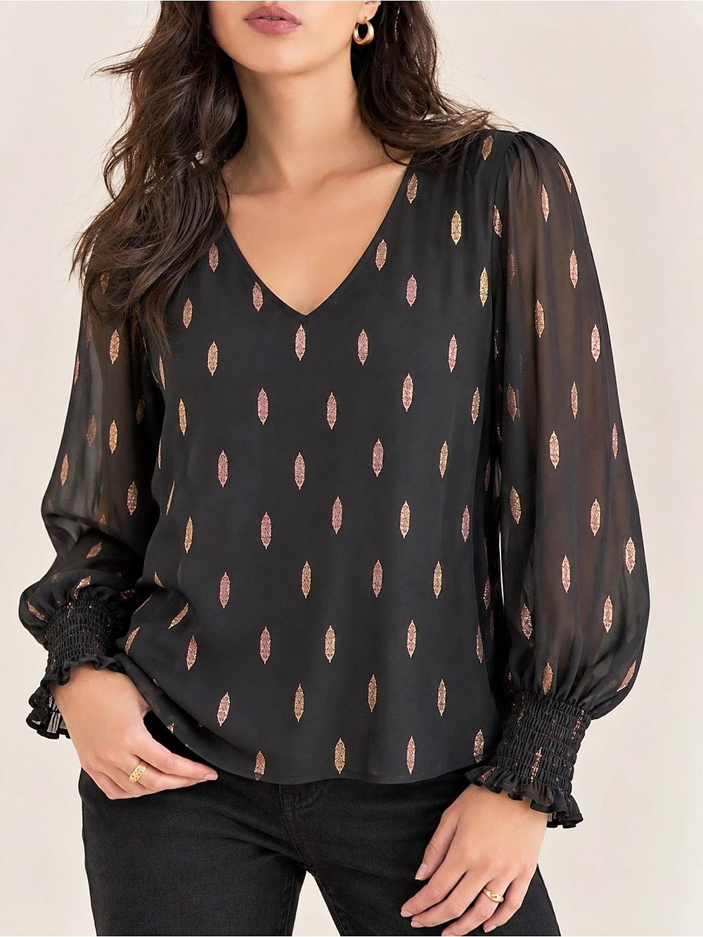 487. Suzy Shier blouse V-Neck in Black & Pink Size Medium Like New
